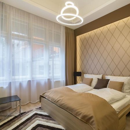 Exlcusive & City Central Located Suite By Prestige Homes Budapesta Exterior foto